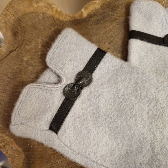 Soft bow gloves - Picture 5 of 8